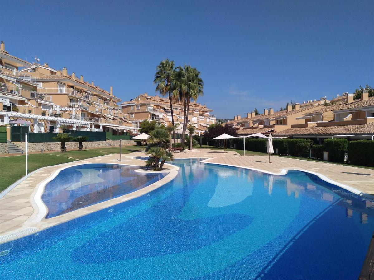 Bright Spacious 2 Bdr Apt, Near Arenal , + Free Parking Appartamento